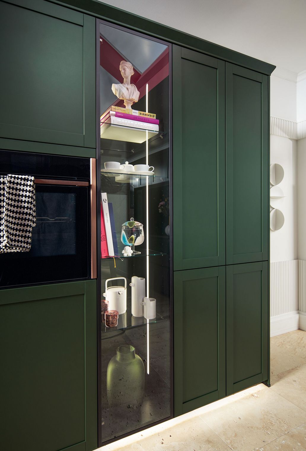 csm_Schueller_NPN_L440_Vitrinen-Hochschrank_e25aa1129d
